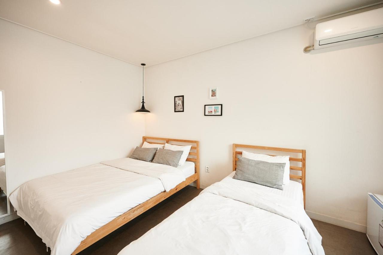 Queen House Hongdae Сеул Екстериор снимка