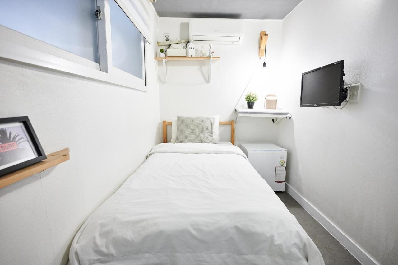Queen House Hongdae Сеул Екстериор снимка
