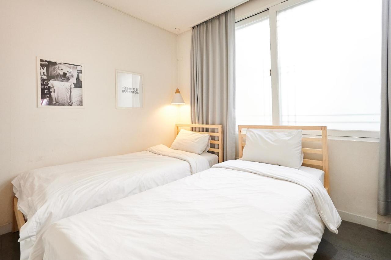 Queen House Hongdae Сеул Екстериор снимка